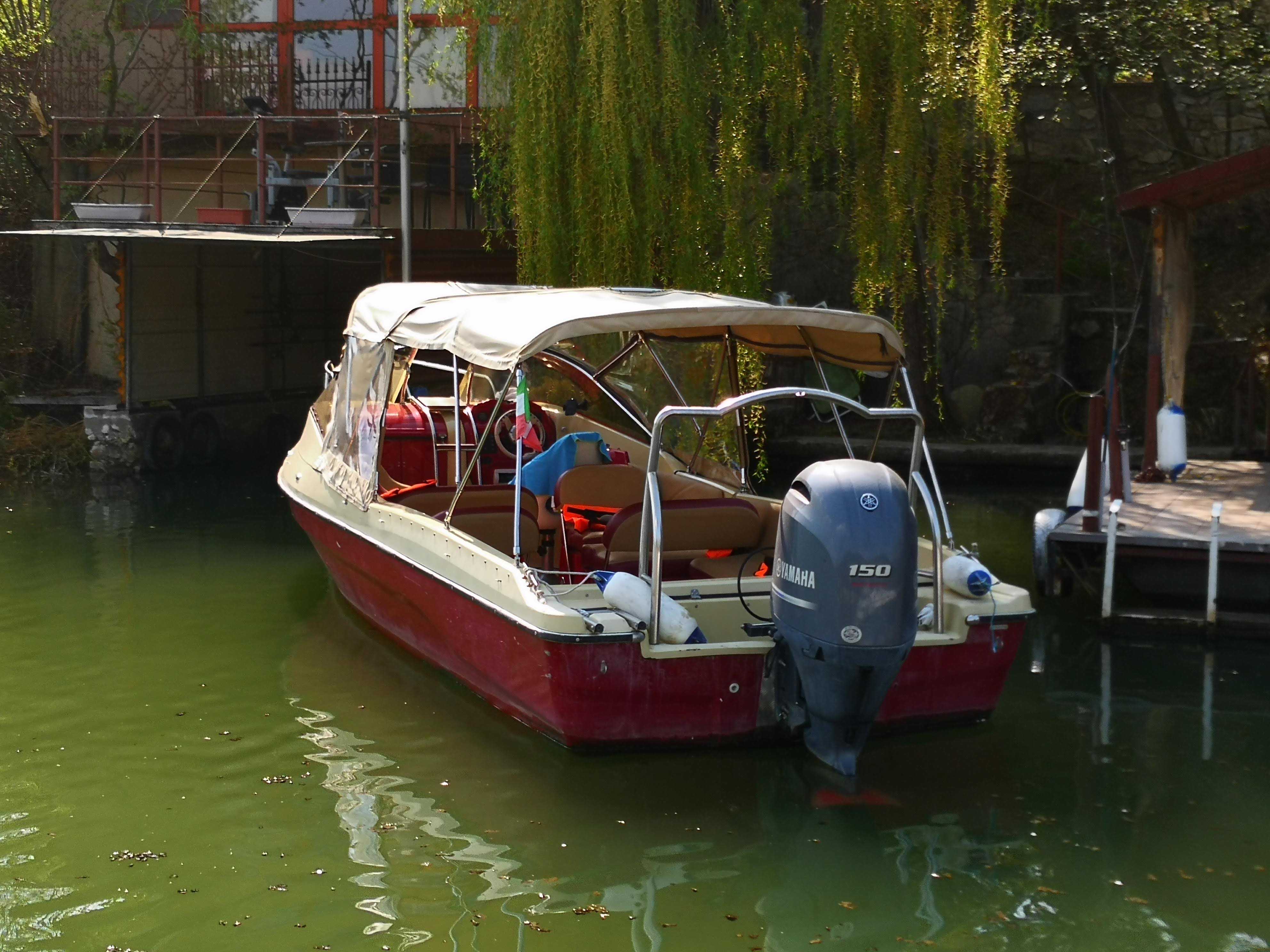 Plimbare cu barca de-a lungul Clisurii Dunării