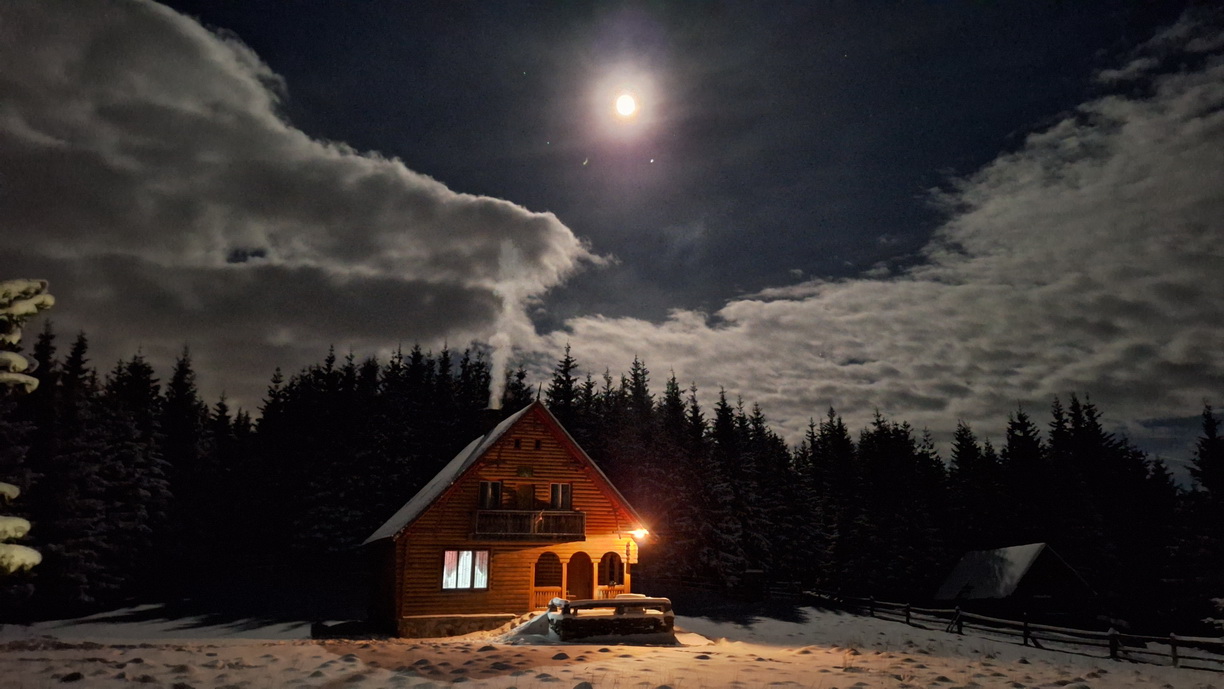 Drumeție pe lună plină pe Vf. Bătrâna