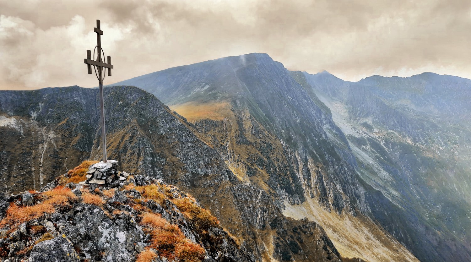 CREASTA FAGARASULUI - de la VEST la EST