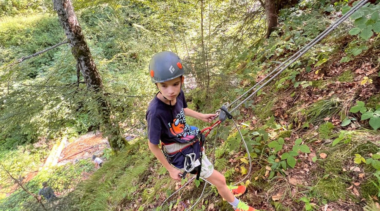 Educatiei Montane pentru Copii si adulti- Rapel si Tehnici de escalada (Tra