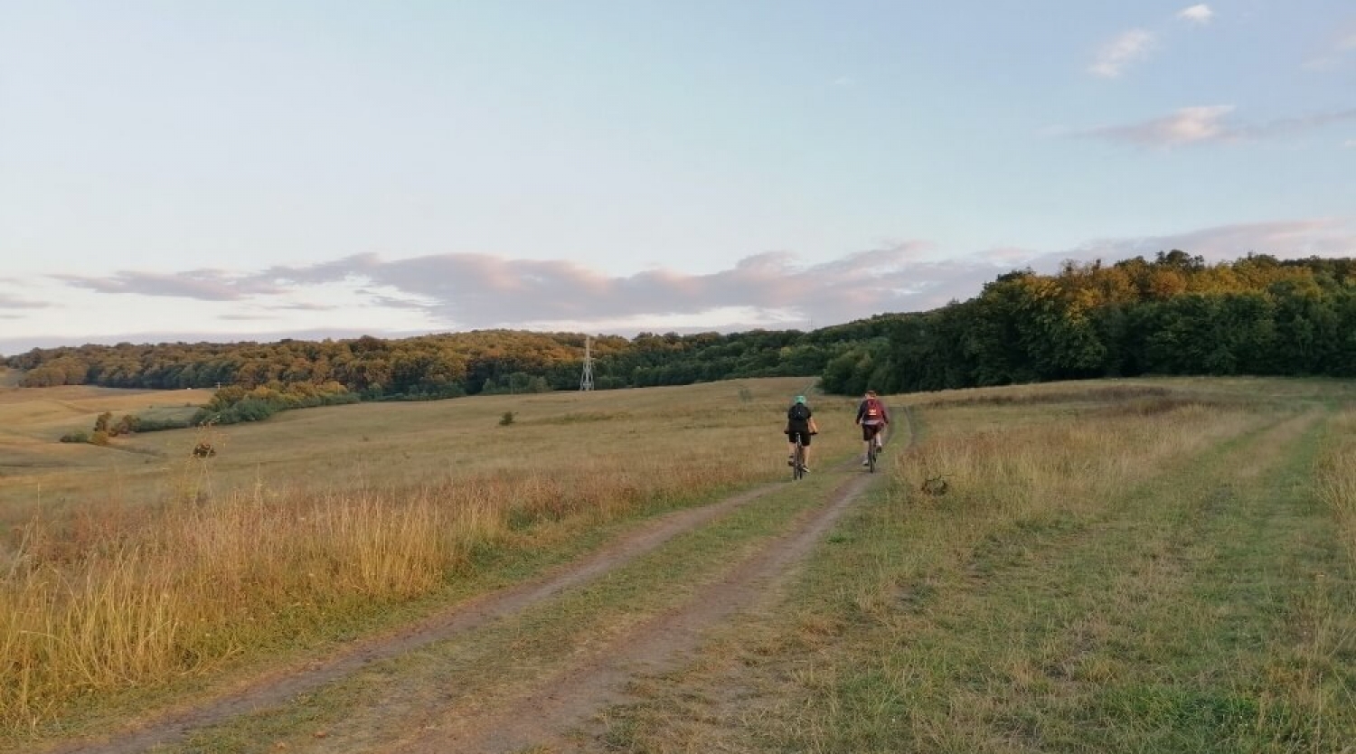 Traseu pe ebike spre Ochii Dealurilor