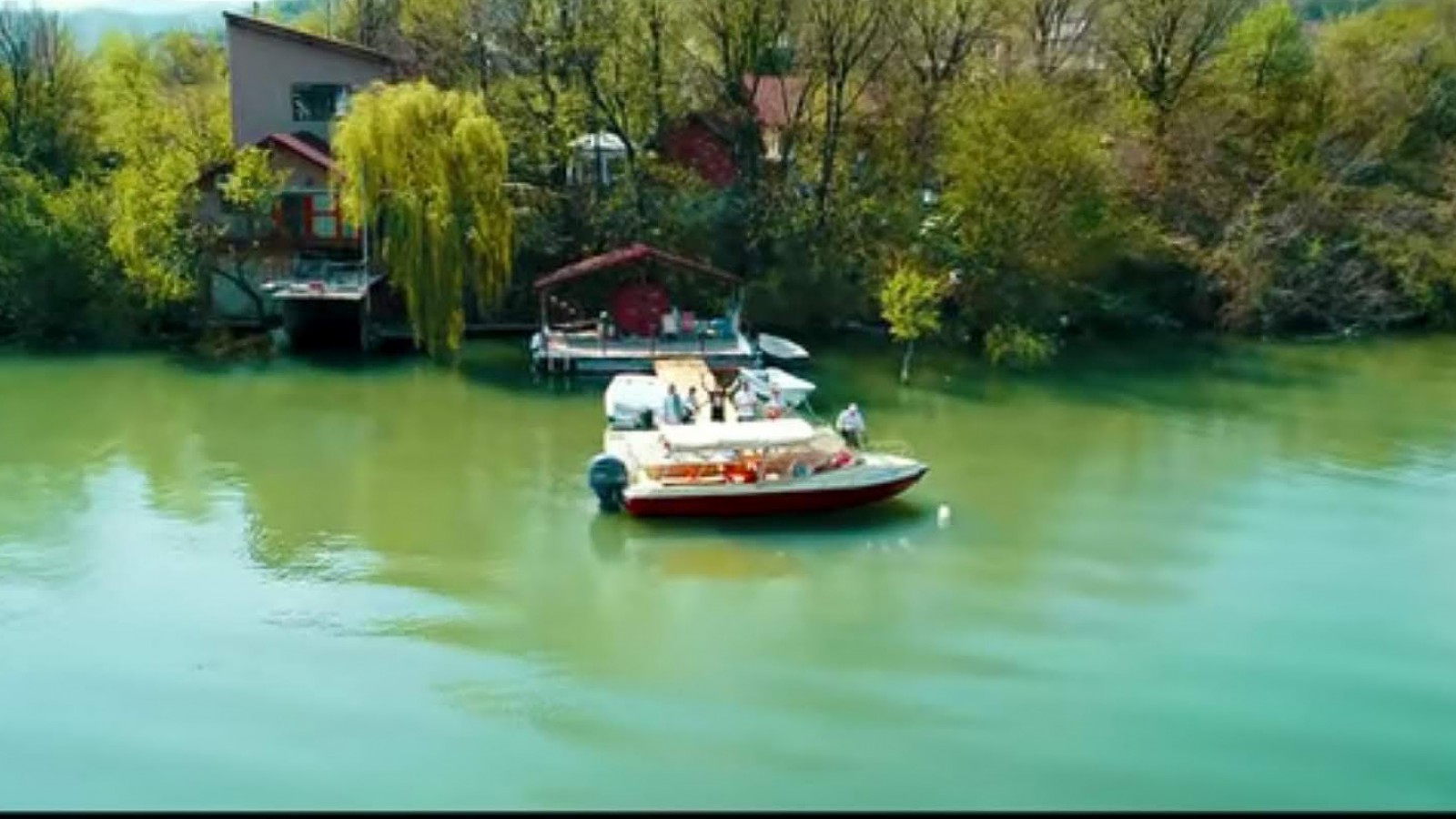 Plimbare cu barca pe Dunăre cu oprire pentru înot