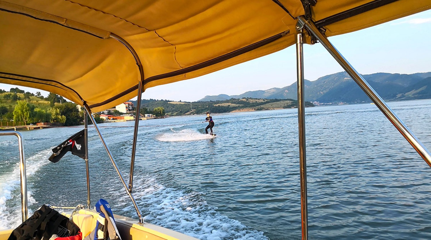 Lecții de ski nautic pentru începatori/avansați pe Dunăre